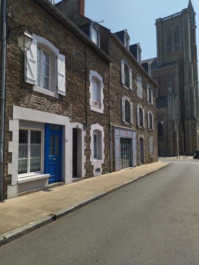 La Porte Bleue Cancale Exterior photo